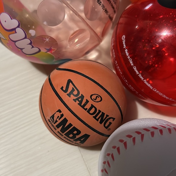 Lots of small balls for kids - Picture 6 of 6